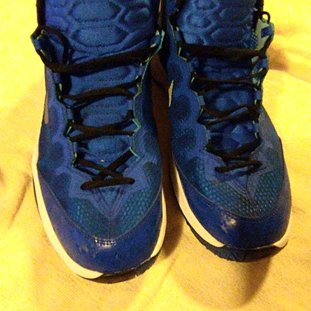 Nike zoom basketball shoes